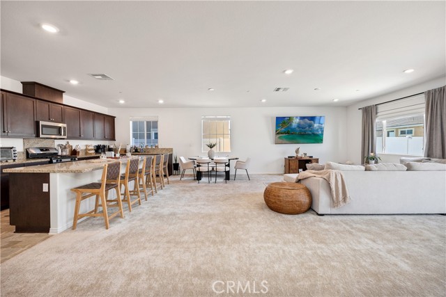 Detail Gallery Image 4 of 30 For 1961 Old Steel, Hemet,  CA 92545 - 3 Beds | 2 Baths