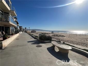 125 9th Street, Manhattan Beach, California 90266, ,Residential Income,For Sale,9th,SB25010390