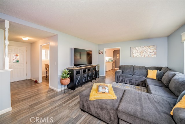 Detail Gallery Image 3 of 20 For 25940 Date, San Bernardino,  CA 92404 - 3 Beds | 2 Baths