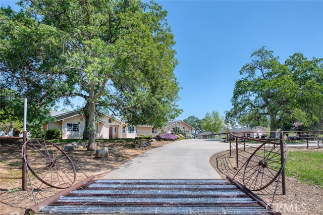 Detail Gallery Image 2 of 72 For 18486 Tollhouse Rd, Clovis,  CA 93619 - 3 Beds | 2 Baths