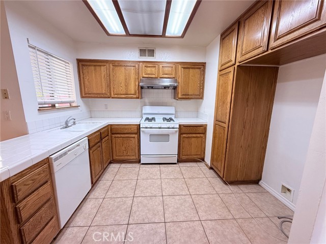 Detail Gallery Image 6 of 21 For 2020 Sarah Ct, West Covina,  CA 91792 - 3 Beds | 2 Baths