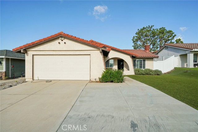 Detail Gallery Image 1 of 23 For 6250 Robin Ln, San Bernardino,  CA 92407 - 4 Beds | 2 Baths