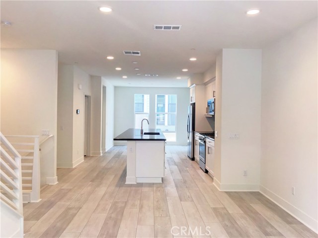 Detail Gallery Image 5 of 13 For 689 Doheny St, Costa Mesa,  CA 92627 - 3 Beds | 2/2 Baths