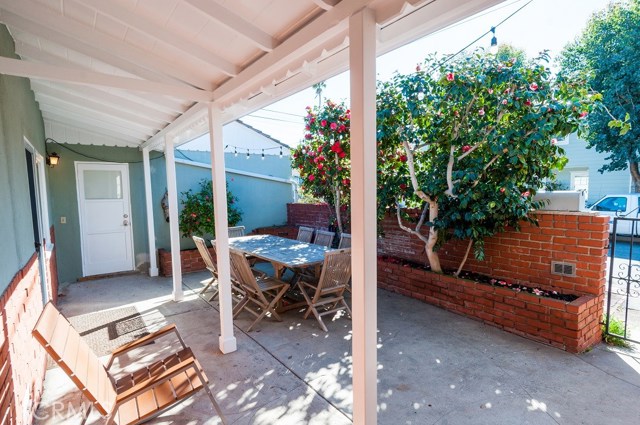 1900 Elm Avenue, Manhattan Beach, California 90266, 3 Bedrooms Bedrooms, ,1 BathroomBathrooms,Residential,Sold,Elm,SB17021478