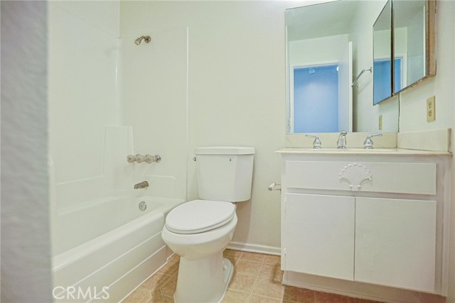 Detail Gallery Image 14 of 36 For 5106 W 1st, Santa Ana,  CA 92703 - 3 Beds | 2/1 Baths