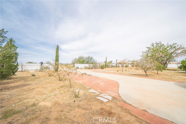 Detail Gallery Image 9 of 58 For 11020 Viento Pl, Apple Valley,  CA 92308 - 5 Beds | 3 Baths