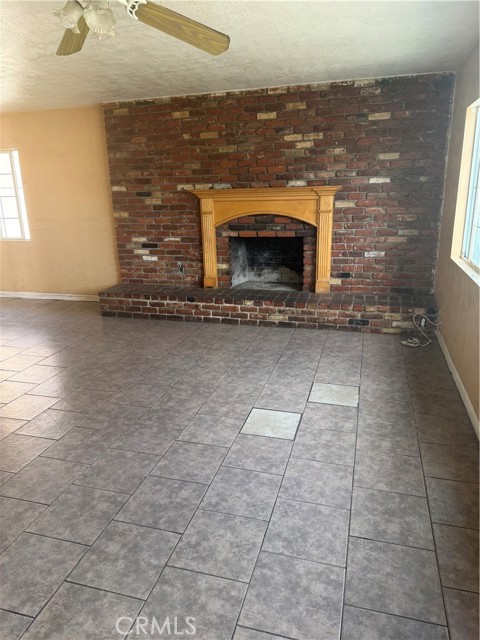 Detail Gallery Image 2 of 2 For 1242 D, Corona,  CA 92882 - 4 Beds | 2 Baths