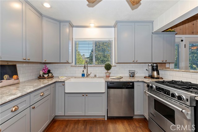 28621 Shenandoah Drive, Lake Arrowhead CA: https://media.crmls.org/medias/35a7b6dd-57d3-4324-86b6-73c0126e2f85.jpg