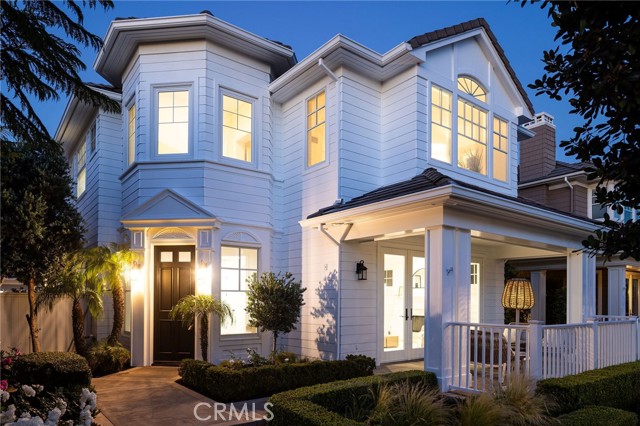 Detail Gallery Image 3 of 38 For 30 Long Bay, Newport Beach,  CA 92660 - 4 Beds | 3/1 Baths