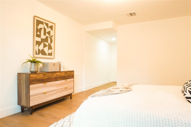 23242 Burbank Boulevard, Woodland Hills CA: https://media.crmls.org/medias/35a83884-a950-4d41-a454-8bcfb66f6122.jpg