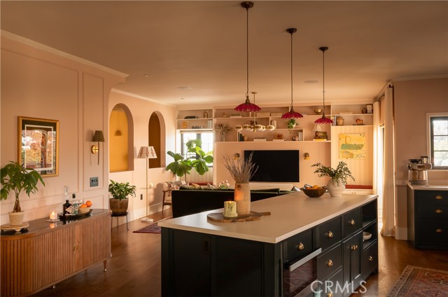 Image 13 of 53 For 734 Parkman