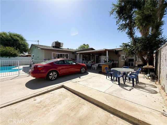 Detail Gallery Image 31 of 40 For 1320 White Ln, Bakersfield,  CA 93307 - 4 Beds | 2 Baths