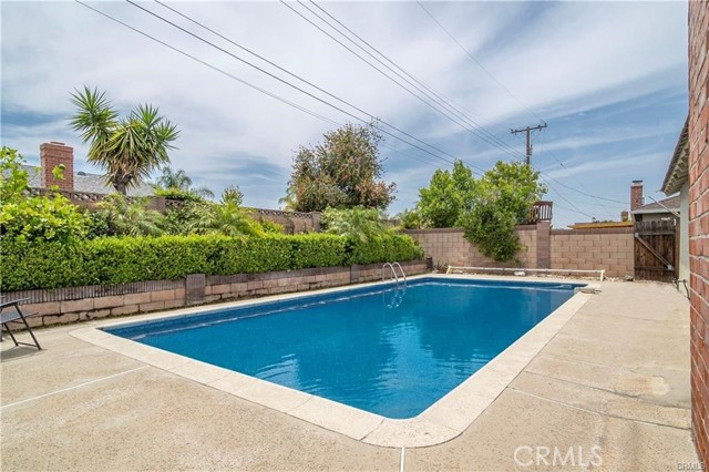 Detail Gallery Image 17 of 19 For 2208 E Linfield, Glendora,  CA 91740 - 4 Beds | 2 Baths