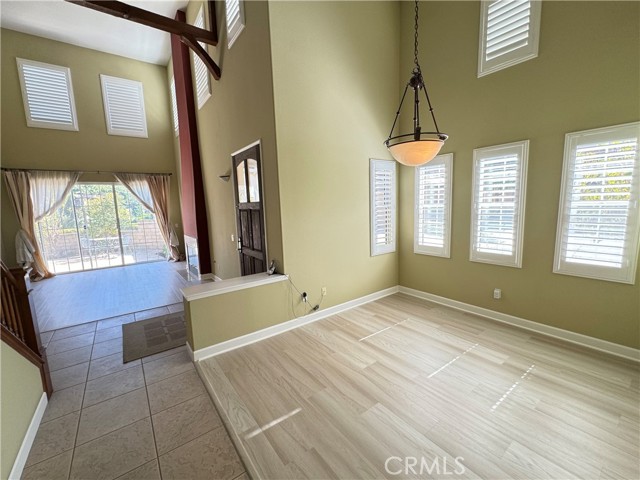 Detail Gallery Image 3 of 40 For 26900 Seurat Ln, Valencia,  CA 91355 - 4 Beds | 3 Baths