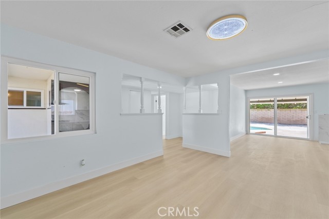Detail Gallery Image 10 of 32 For 14032 Woodlawn Ave, Tustin,  CA 92780 - 4 Beds | 2 Baths