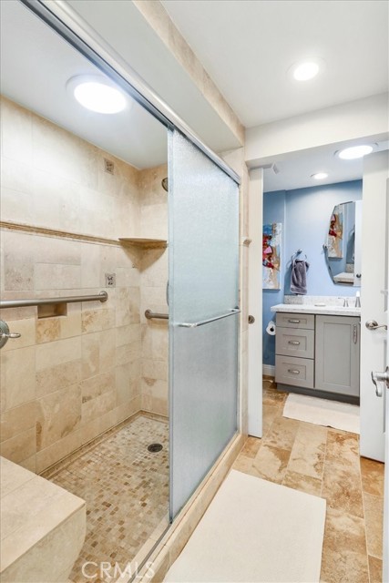 Detail Gallery Image 17 of 40 For 11 Avenida Castilla a,  Laguna Woods,  CA 92637 - 2 Beds | 1/1 Baths