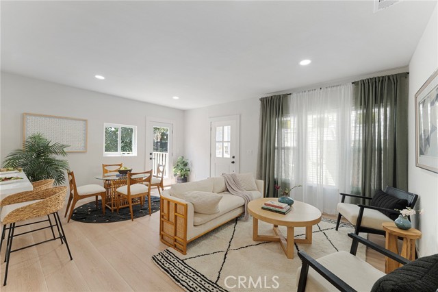 Detail Gallery Image 16 of 29 For 2626 Crestmoore Pl, Los Angeles,  CA 90065 - 2 Beds | 2 Baths