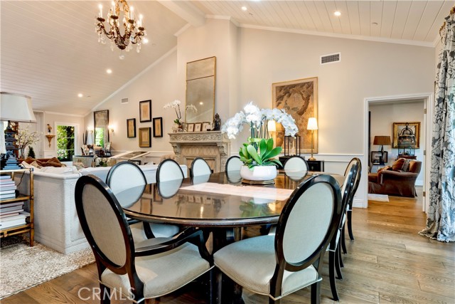 302 W Carter Avenue, Sierra Madre CA: https://media.crmls.org/medias/35ad9823-f9f9-4792-887b-cb440cdf146c.jpg