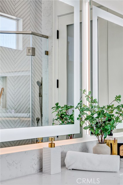 Dual LED backlit vanity mirrors Dual LED backlit vanity mirrors