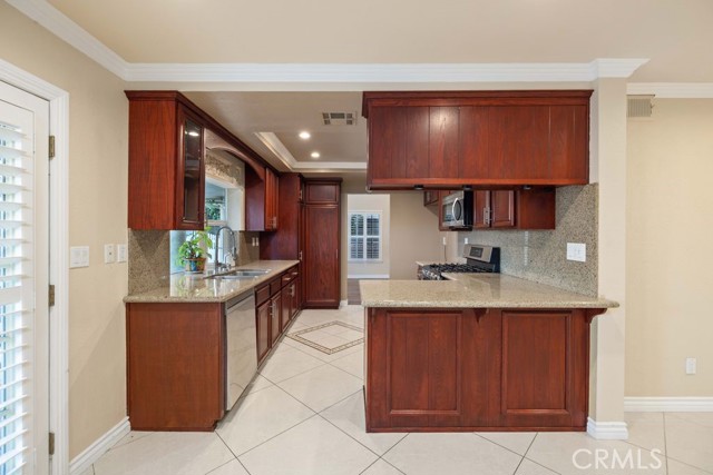 Detail Gallery Image 14 of 60 For 28610 Greenwood, Castaic,  CA 91384 - 4 Beds | 2/1 Baths