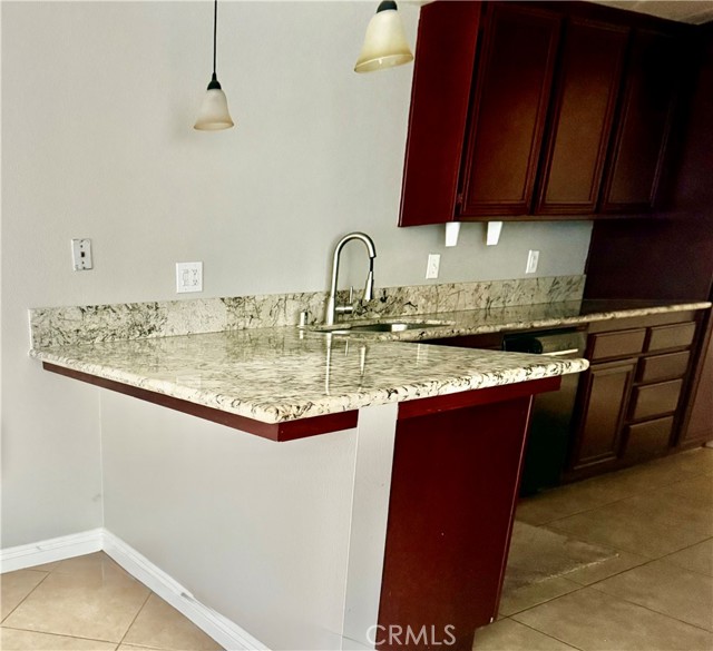 Detail Gallery Image 4 of 10 For 80 Summerstone, Irvine,  CA 92614 - 3 Beds | 2 Baths