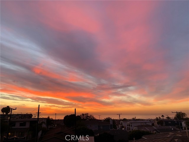 1110 2nd Street, Hermosa Beach, California 90254, 4 Bedrooms Bedrooms, ,2 BathroomsBathrooms,Residential,Sold,2nd,SB21178030