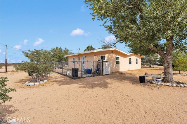 10378 Willow Wells Avenue, Lucerne Valley CA: https://media.crmls.org/medias/35b195c2-4038-451f-ad23-0bcedf7a60bc.jpg