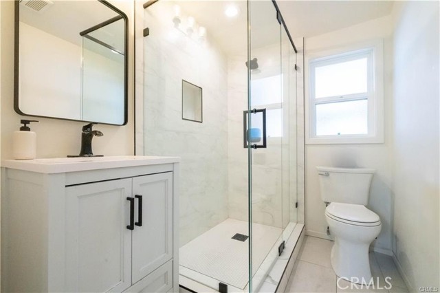 Detail Gallery Image 10 of 17 For 8534 Bothwell Rd, Northridge,  CA 91324 - 4 Beds | 2 Baths