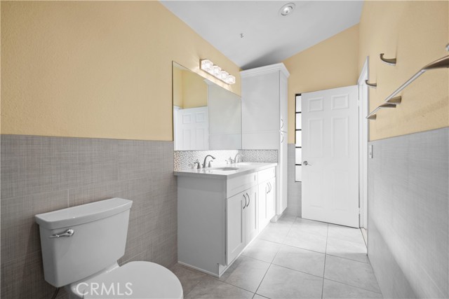 215 N Maple Avenue, Montebello CA: https://media.crmls.org/medias/35b374d7-c717-4bb5-953e-d1804ace4326.jpg