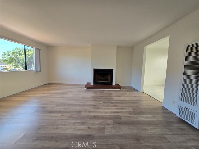 Detail Gallery Image 7 of 26 For 2440 Penmar Ave #2,  Venice,  CA 90291 - 3 Beds | 2/1 Baths