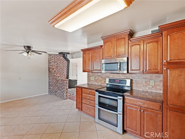 Detail Gallery Image 9 of 27 For 25642 Weaver Rd, Barstow,  CA 92311 - 4 Beds | 1/1 Baths