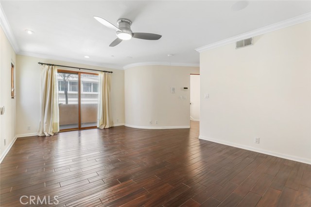 209 Crest Drive, Manhattan Beach CA: https://media.crmls.org/medias/35b537b9-38d3-4e55-804c-aa7f042beaf6.jpg