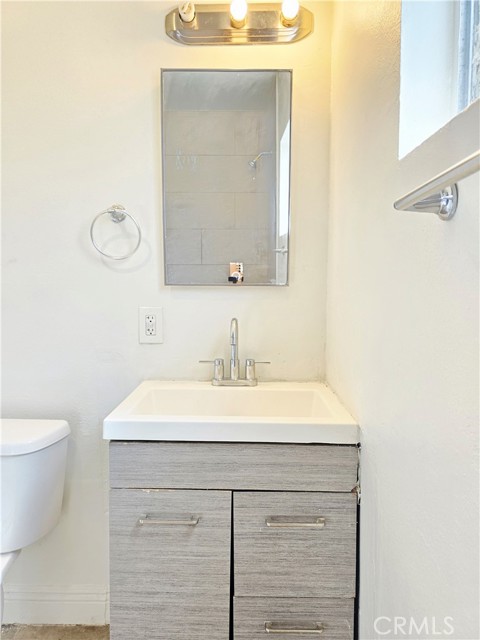 Detail Gallery Image 16 of 20 For 10529 Grape, Los Angeles,  CA 90002 - 6 Beds | 2 Baths