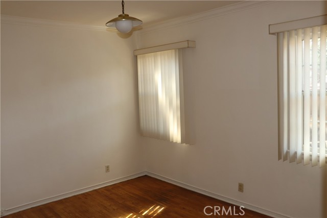 Detail Gallery Image 10 of 18 For 16805 Sherman Way, Lake Balboa,  CA 91406 - – Beds | – Baths