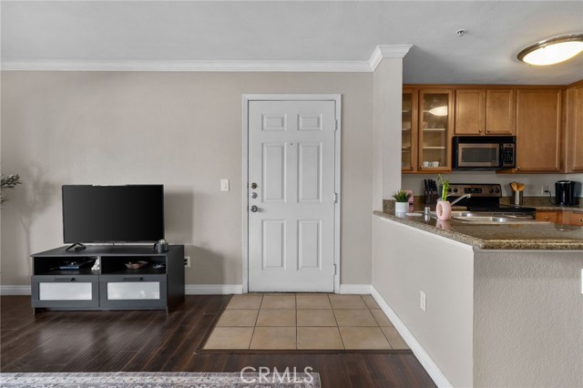 Detail Gallery Image 4 of 28 For 2045 Las Colinas Cir #103,  Corona,  CA 92879 - 1 Beds | 1 Baths