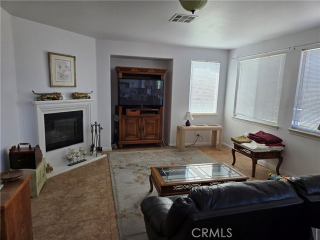 28195 Juniper Tree Lane, Menifee CA: https://media.crmls.org/medias/35b6f92b-1195-4aa3-ba5c-d102a3d84d1f.jpg