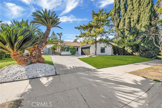 12765 Meadowlark Avenue, Granada Hills, California 91344, 4 Bedrooms Bedrooms, ,2 BathroomsBathrooms,Single Family Residence,For Sale,Meadowlark,BB25026436