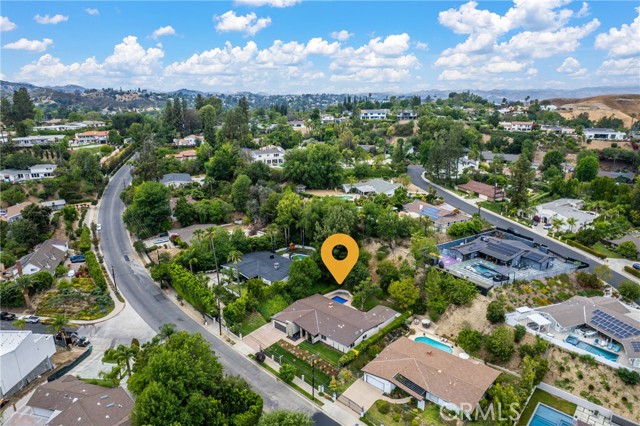 20217 Wells Drive, Woodland Hills CA: https://media.crmls.org/medias/35b7d0b5-5376-4e63-bf80-d05e832eee1f.jpg
