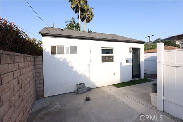 7538 Gaviota Avenue, Van Nuys CA: https://media.crmls.org/medias/35b85bfc-16d3-49a2-b7a1-437bfe500c15.jpg