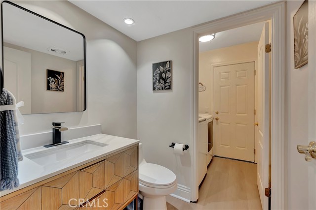 22471 Rippling Brook, Lake Forest CA: https://media.crmls.org/medias/35b88d00-856c-4b13-b1aa-567af02065b6.jpg