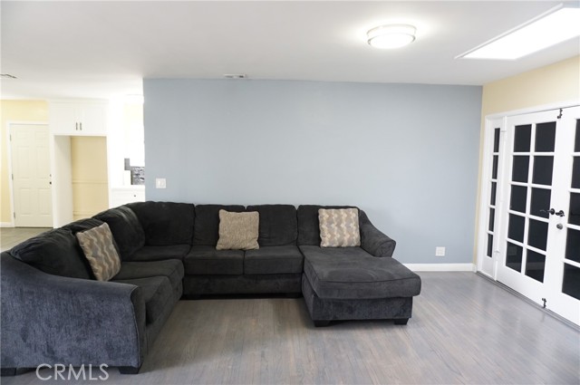 10109 Noble Avenue, Mission Hills (San Fernando) CA: https://media.crmls.org/medias/35b9ad53-020f-426e-a3ae-0757f5848057.jpg