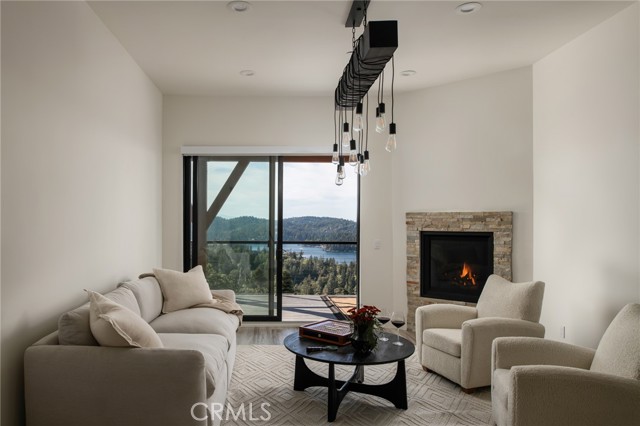 Detail Gallery Image 17 of 47 For 292 Ponderosa Peak Rd, Lake Arrowhead,  CA 92352 - 4 Beds | 4/1 Baths