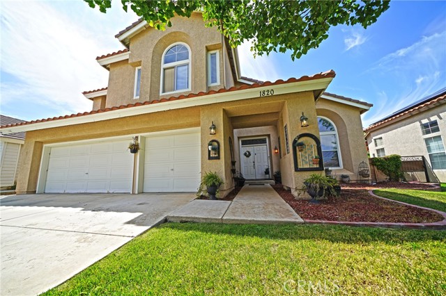 Detail Gallery Image 2 of 24 For 1820 Dawnridge Ct, Palmdale,  CA 93551 - 5 Beds | 3 Baths
