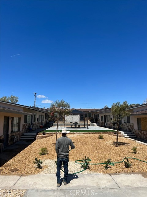 19170 US Highway 18, Apple Valley CA: https://media.crmls.org/medias/35ba23b8-36b1-4484-8a5b-e0b93dda207b.jpg
