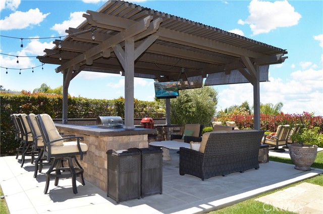 Detail Gallery Image 4 of 75 For 13622 Canyon Crest Rd, Yucaipa,  CA 92399 - 5 Beds | 3 Baths