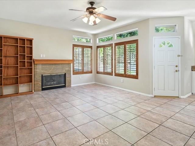 Detail Gallery Image 12 of 45 For 14433 Grandifloras Rd, Canyon Country,  CA 91387 - 4 Beds | 3 Baths