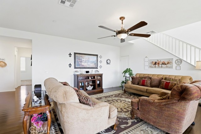 Detail Gallery Image 11 of 31 For 1377 Black Diamond, Beaumont,  CA 92223 - 4 Beds | 3 Baths