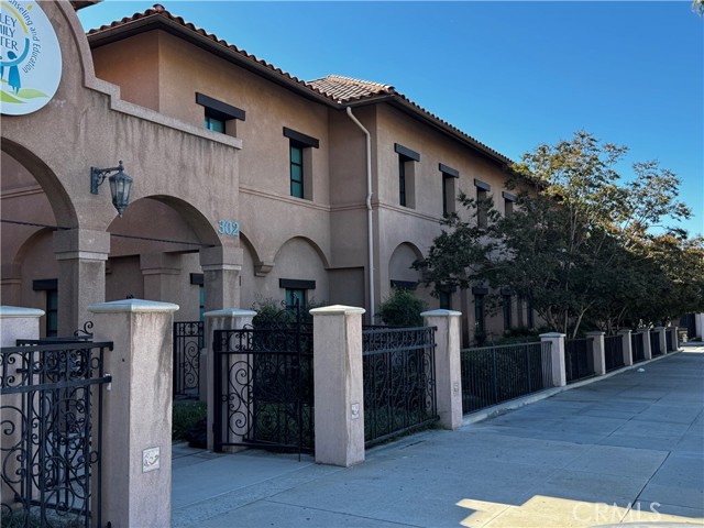 302 S Brand Boulevard, San Fernando, California 91340, ,Commercial Lease,For Rent,302 S Brand Boulevard,CRSR25040520