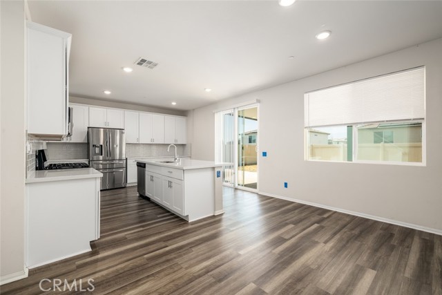 Detail Gallery Image 5 of 34 For 9667 Lasorda Ct, Riverside,  CA 92503 - 5 Beds | 3 Baths