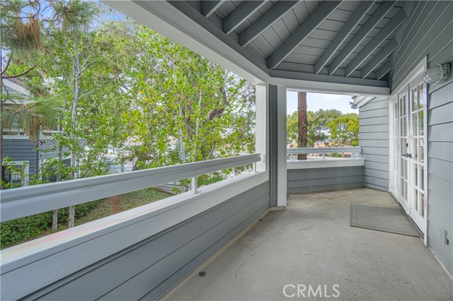 9 Brittany, Newport Beach CA: https://media.crmls.org/medias/35bdb682-be08-447b-81a3-2676ca05a666.jpg